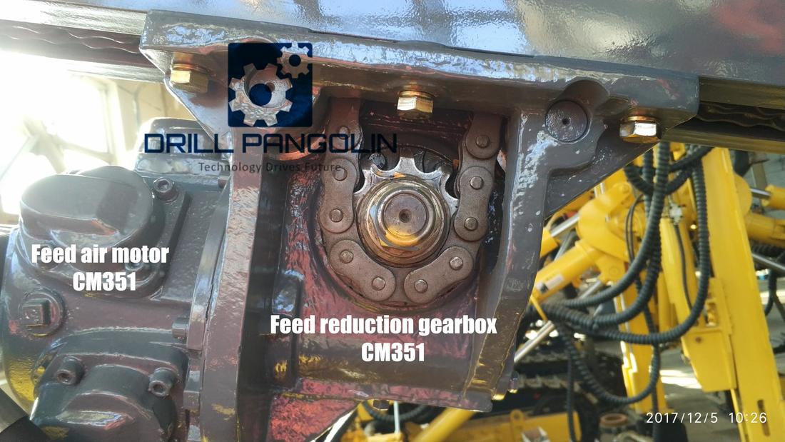 The feed motor and feed reduction gearbox has 13620N lifting force.The self-locking function make driller is safer.