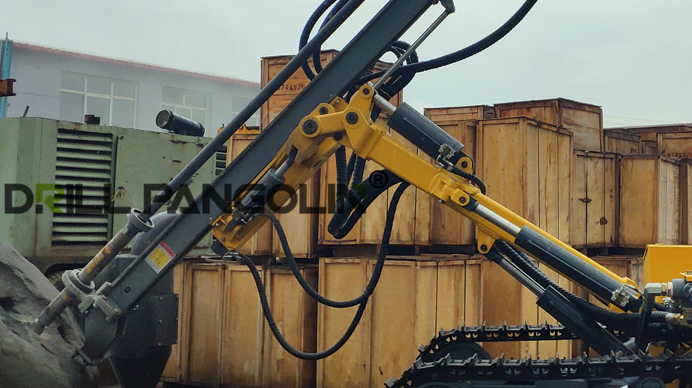 New mechanical arm mechanism, through 5 connecting mechanisms and hydraulic oil cylinder, expanded drilling direction & range.