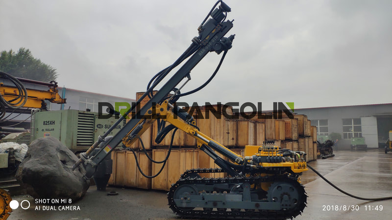 Ingersoll Rand CM351 DTH pneumatic crawler drilling rig